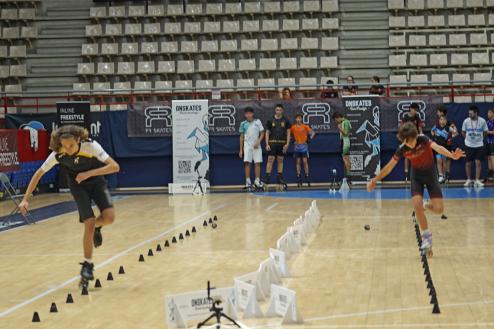 El Speed Slalom es una disciplina que combina velocidad, precisión y equilibrio