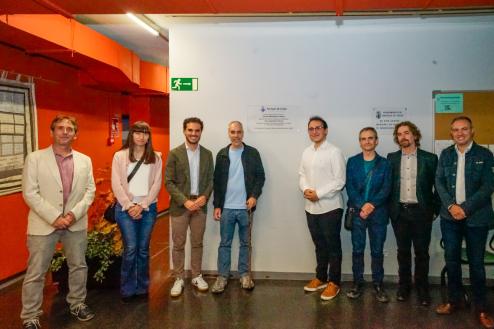 El alcalde, Alejandro Navarro Prieto y el concejal de Educación, Bienestar e Inmigración, Rubén Martínez; acompañado por representantes del Instituto de Ciencias Matemáticas (ICMAT) y de la Universidad Complutense de Madrid (UCM), entidades que colaboran en esta iniciativa