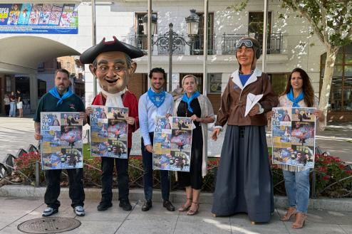 El alcalde, Alejandro Navarro Prieto, y la concejala de Igualdad y Festejos, María Eugenia Gil, presentando el amplio programa de festejos junto a la presidenta de la Hermandad de la Virgen del Rosario, Cristina Vidales, y el presidente de la Comparsa de Gigantes y Cabezudos, David Girona