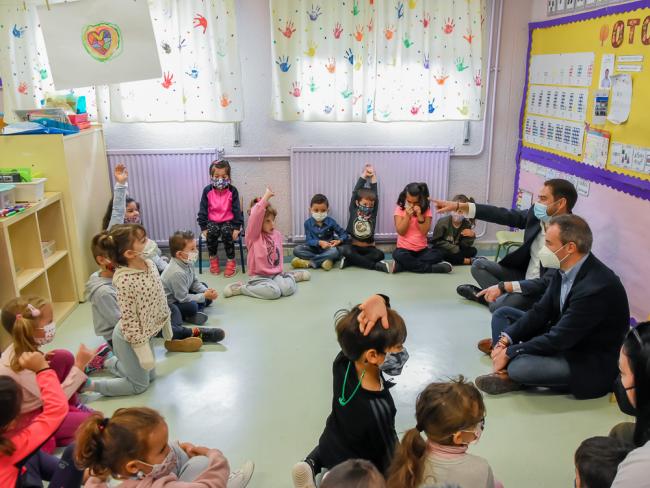 Visita del alcalde al colegio Antonio Machado