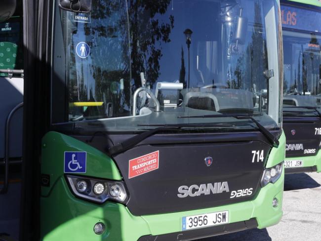 La línea de autobuses interurbanos 215, que conecta Torrejón de Ardoz con Paracuellos del Jarama, amplía su horario nocturno  