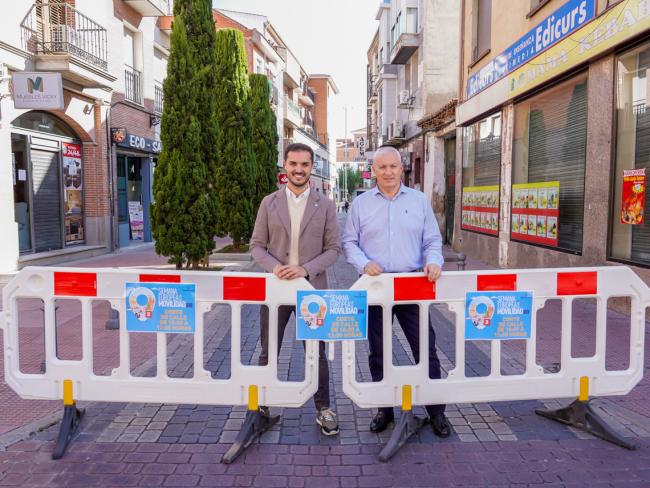 El alcalde, Alejandro Navarro Prieto, y el concejal de Deportes y Movilidad, José Miguel Martín Criado