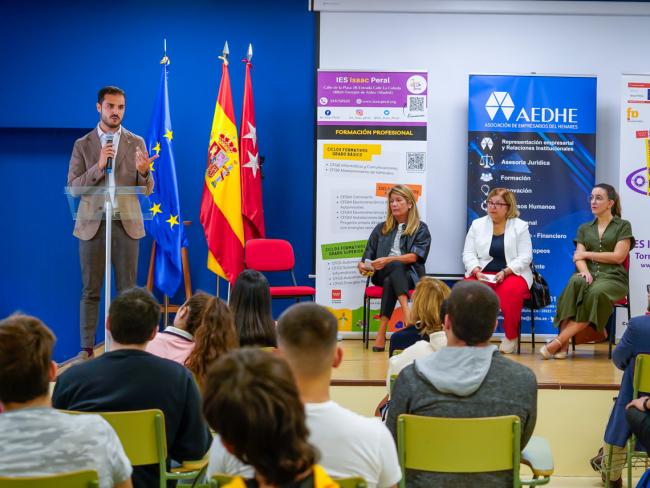 El alcalde, Alejandro Navarro Prieto, en la presentación en el Instituto Isaac Peral