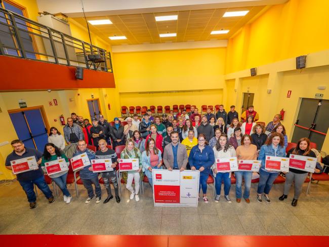 El Ayuntamiento de Torrejón de Ardoz ha contratado a 60 torrejoneros que desarrollarán tareas de mantenimiento, limpieza, administrativas y de mejoras en la ciudad