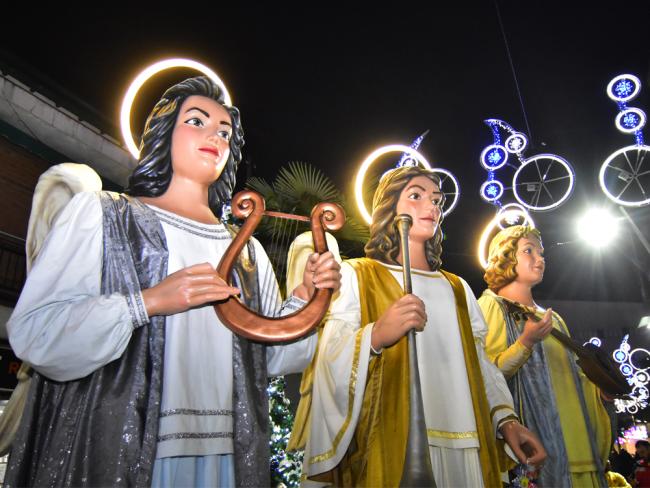 Ángeles Navideños Gigantes