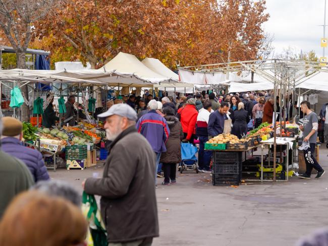 Imagen del mercadillo municipal de los miércoles en el Recinto Ferial